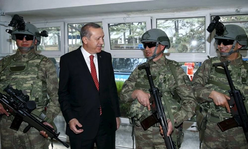 Bloomberg: Οι στρατιωτικές φιλοδοξίες της Τουρκίας του Ερντογάν